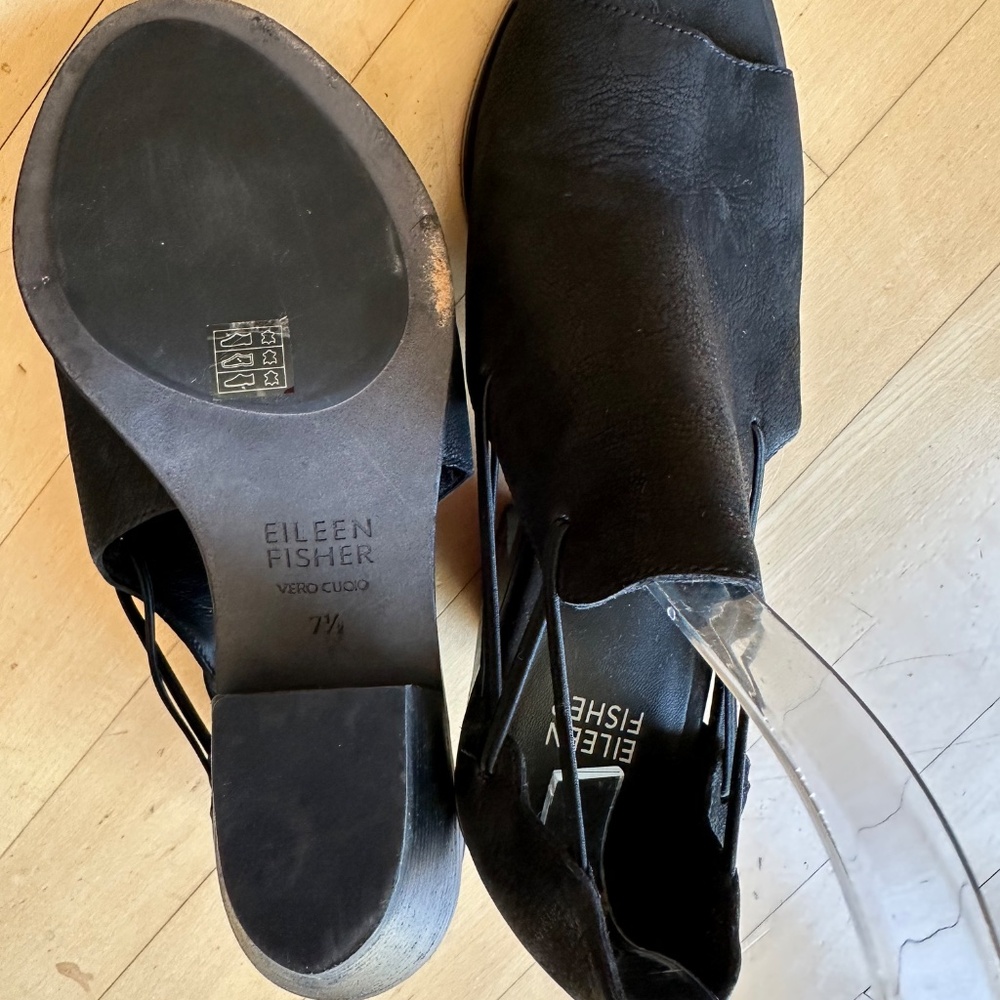 Eileen Fisher Alfie Black suede sandals,7.5 . CB2369 - Picture 7 of 7